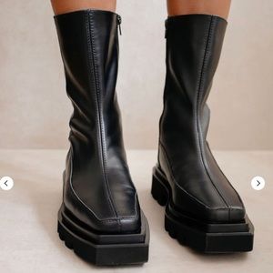 ALOHAS Block Platform Leather Boots